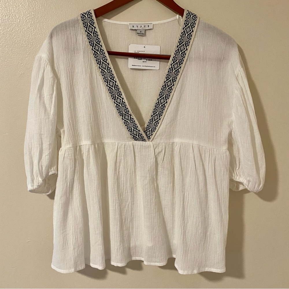 HYFVE Cream with Black Trim V-Neck Peplum Gauzy Top Size S - NEW